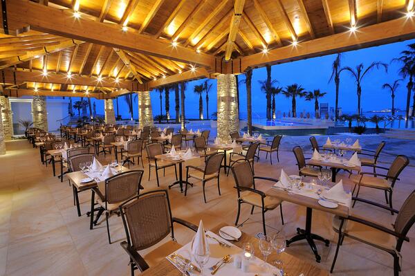 yiannismv's tweet photo. Cosy outdoor Cypriot restaurant, serving Cyprus and Greek Meze. A healthy meal is all that we need! @AlexanderKanika http://t.co/amL7YDSRsU
