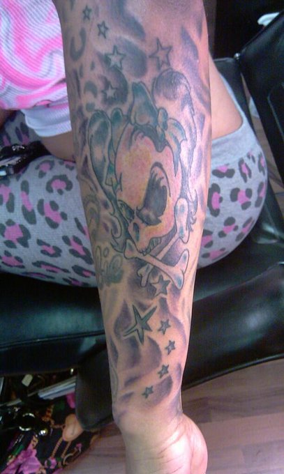 New tattoos I jus got done!!! http://t.co/WSWM4QIMNu