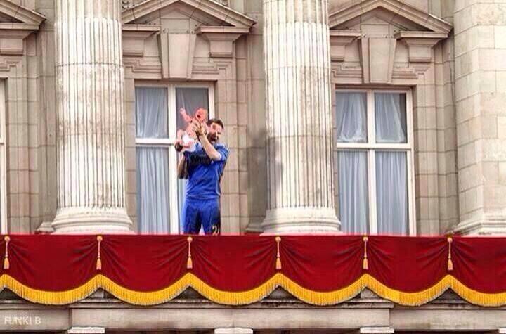 BPzdA8sCcAAd50V.jpg:large