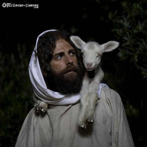 33lapelicula's tweet photo. Una de las grandes imágenes que nos está dejando el rodaje de @33lapelicula..¡Continuamos esta noche! #33 #pelicula http://t.co/ko54lw7LGa