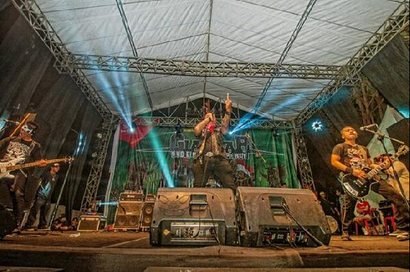 RT <a href="/GianyarUGC/">Gianyar Underground</a>: <a href="/TheDjihard/">The Djihard</a> on stage #GianyarUnderGroundParty "