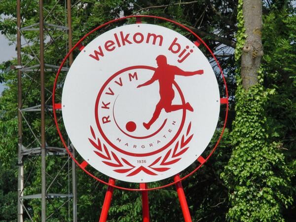 KNVBZuid2's tweet photo. @rkvvm aan de slag met #VSK. Deze vereniging uit #Margraten start het nieuwe seizoen vol ambitie. http://t.co/3nhdqCcUet