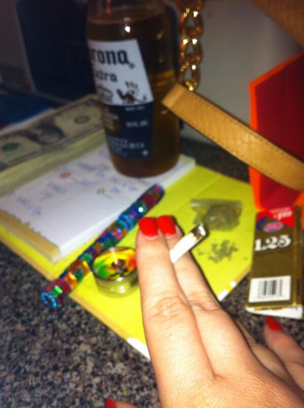 FukwitRaRa's tweet image. This shit taste too good!!! #bitchdontkillmyvibe #flyinhigh