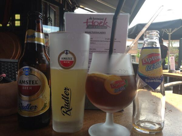 LittleMaxiimex's tweet photo. Was gezellig ff met papa wat drinken bij @dekrommehoek  @fillee1 http://t.co/Rsn4zbWXCj