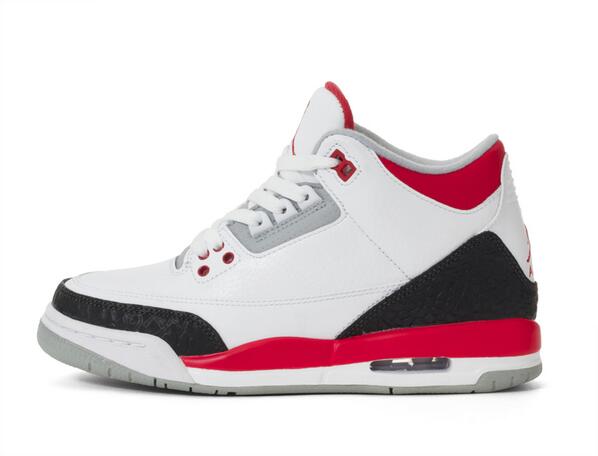 Air Jordan 3 Retro (GS) 
White/Fire Red-Silver-Black 
€120,-