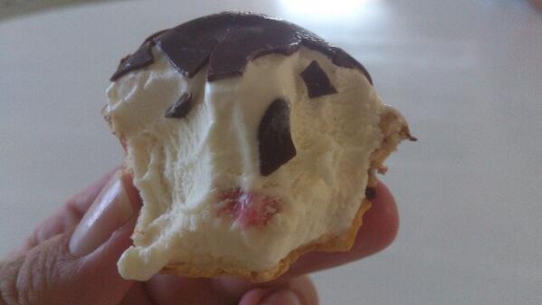 MikaelHellden's tweet photo. I was eating an ice cream the other day when lo, and behold! The face of Jesus appeared! http://t.co/prrLhTvQTh
