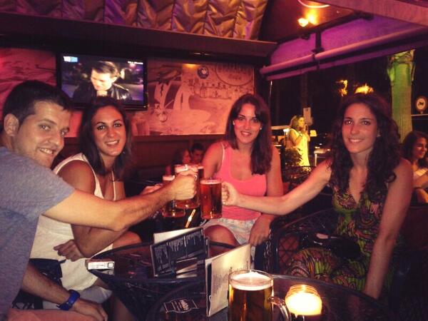 iubih's tweet photo. Last night #benalmadena @garazi_lubi @mdd_Len @ManuRoue http://t.co/1dh1VnnCGo