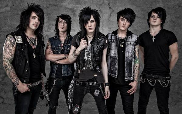 ResEvilSWS's tweet photo. Rt if you love @RelapseSymphony <3 :)) http://t.co/3UbMW0aam1