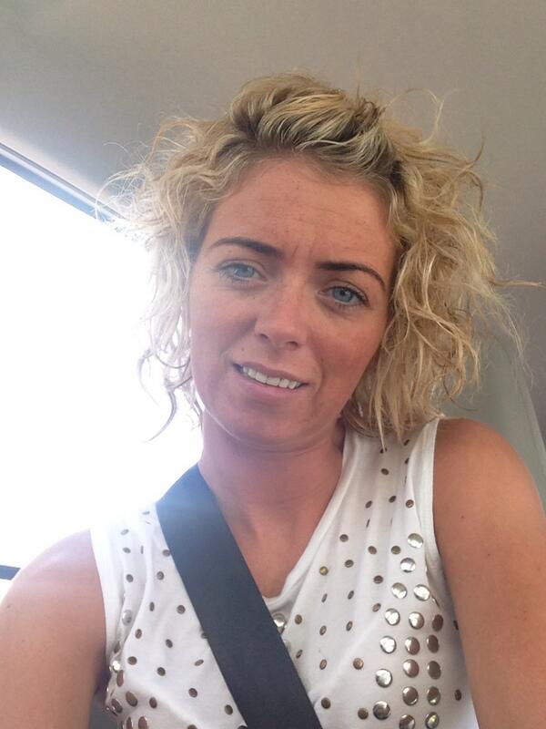 Emma23xEmma's tweet photo. Selfie#contactlenses#messyhair#diffrent#haha http://t.co/OUYs7wq789