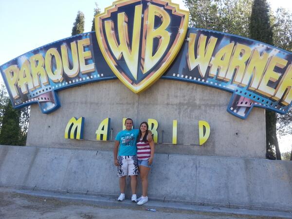 mariajesus_1493's tweet photo. Dia increible en #ParqueWarner me ha encantado todo porque aunque sea una cagailla me he atrevido ehh @jorgetrabu http://t.co/1LSUoXmXfk