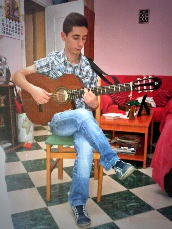 IvanRodV's tweet photo. @ACarmonaOficial       Tocando "Flor De Lis" http://t.co/vk8mbEzr7A