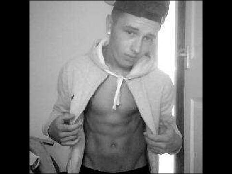 fxckJ's tweet photo. New dp? http://t.co/rIWnw2n672