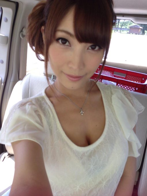 今日は5時起きで眠いけど頑張ります＼(^&omega;^)／  でもね、朝から暑くてヘトヘトwwww また今日黒くなっちゃうよおぉ(o''д''o) http://t.co/ZajADsH9eD