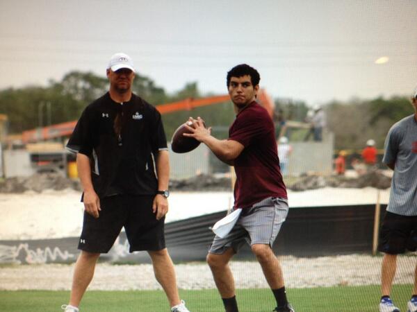 jamansour10's tweet photo. Felt good to be back at IMG getting some work in with @ChrisWeinke16 last weekend http://t.co/V33z1Wt1Wm