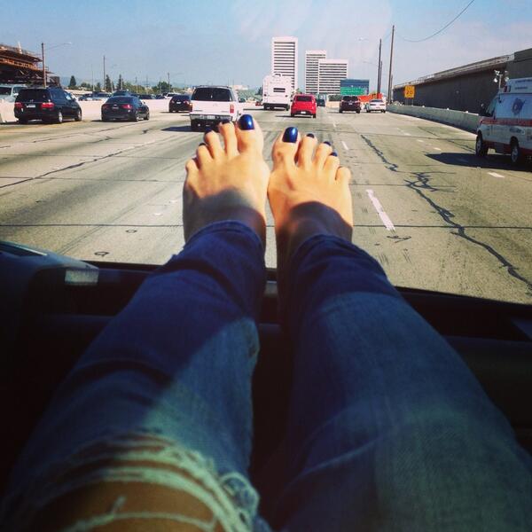 День от 1 лица на. День от 1 лица на. Один день. От первого лица #2. Полная девушка на пробежке.