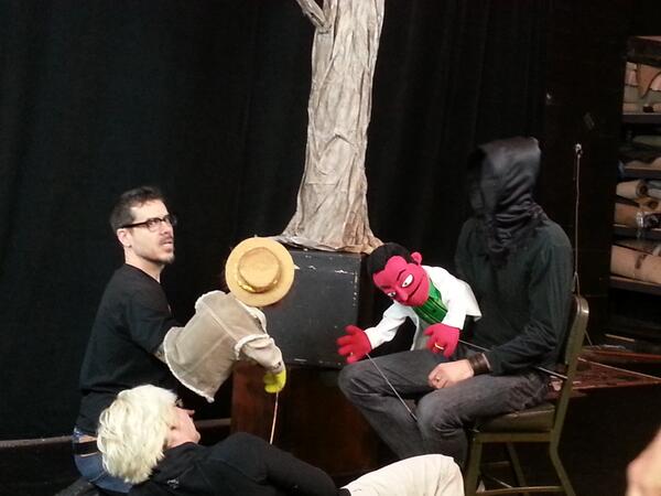 cmpetrie11's tweet photo. A little behind the scenes action. With @crashboomkids and @PuppetMANOS http://t.co/4Erk7acnHy