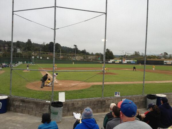 crabgrassband's tweet photo. Rally time!!! Crabs take the lead in the 6th! #gocrabsgo #HumboldtCrabs http://t.co/rHiHsiywBh