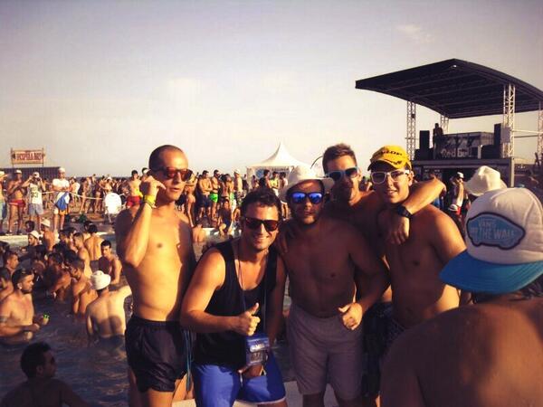 dvdr77's tweet photo. Soundeeers!Locuraaaas!jaja #ArenalSound2013 @joseopep @calabuig21 @entes8 #erikus http://t.co/AZSPks2RNE