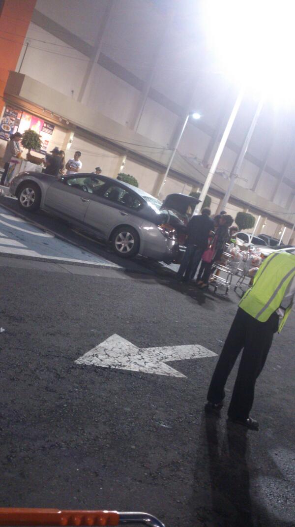 johanesgarcia's tweet photo. @YOdiscapacitado no pude tomar la placa pero fue en la comer de pilares y no vi a nadie con capacidad diferente http://t.co/U6I4qSREOL