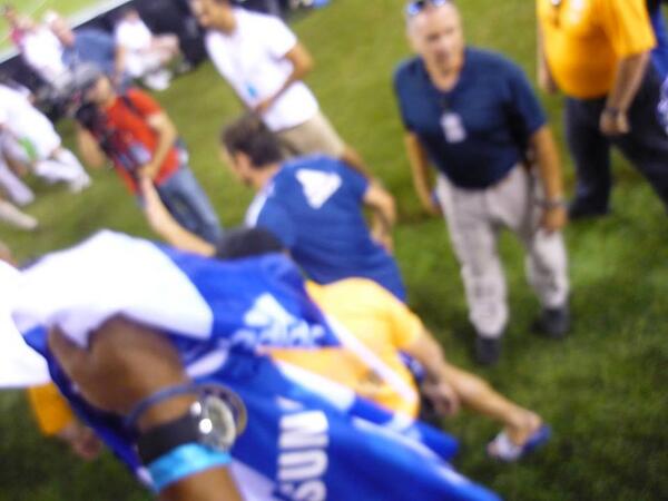 feroze17's tweet image. VERY blurry,had no idea i was recording a video while I was getting the shirt signed by Super Frank..! LOVED NYC #cfc