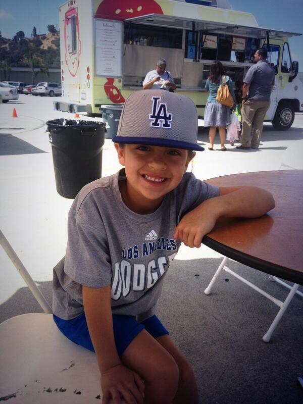 Bluecrewzoo's tweet image. food truck pre game meal. #boutthis #dodgerlife 👌👀👌