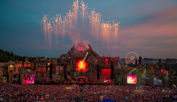 Tommorowland_'s tweet photo. The #Tomorrowland 2013 Aftermovie will be even more magical than ever before. Soon available on Youtube… http://t.co/qKgsIfESo5
