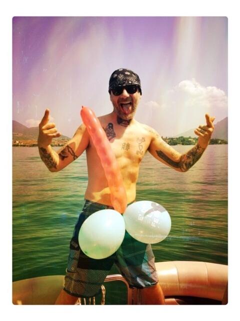 jaxofficial's tweet photo. Uomo maturo. http://t.co/6s8DjA0Jqg