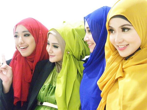 Love the sisterhood <a href="/voiceofJADE/">JADE</a>  ♥