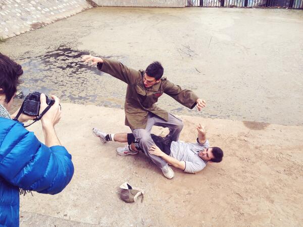 AlphaVids's tweet photo. Grabación de BOOM FITNESS. Prepárense pa ver esta big confrontación entre nuestro héroe nerd @cabahamondes y el bully http://t.co/2ITl0gwHIt