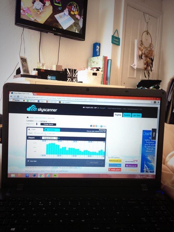 nicolecullen_'s tweet image. Can&apos;t stop looking at flights #LoosingThePlot 😁🔫