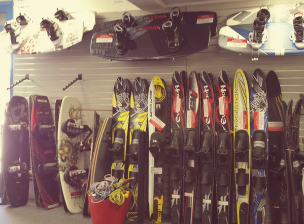 SkiRunBoatCo's tweet photo. With warm weather no better time to get for a little water sports. #wakeboard #waterski @LakeTahoeCA #summer #tubbing http://t.co/oQva7aL1ry