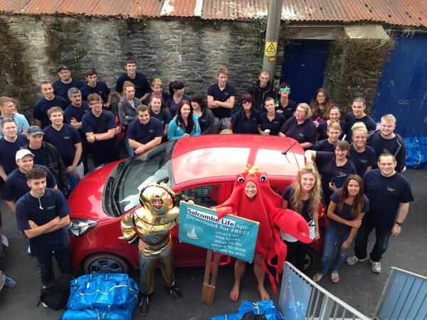 Spreading the love with the <a href="/PebblesSalcombe/">Pebbles</a> team!