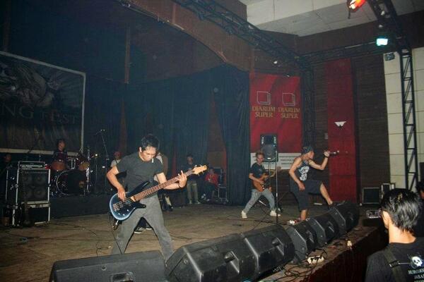 burning band tweet media