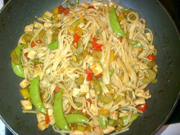 VanessaRaeB's tweet photo. Mmmmm #StirFry ...the pumpkin seeds were a nice touch. :) http://t.co/UDWzCL1bc2