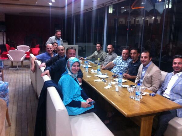 AFK Anadolu lisesinden sınıf arkadasları ile iftar yemegindeyiz. Eski anilari paylastik. Emegi gecenlere tsk