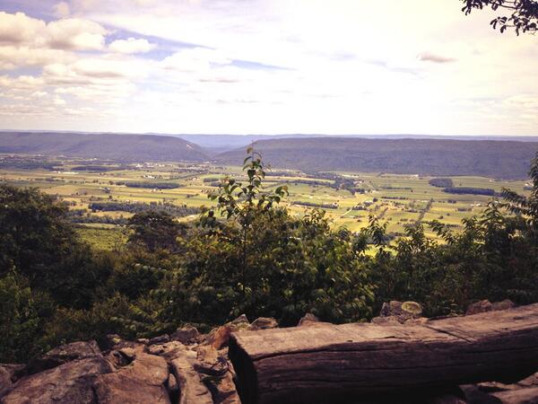 NoTubes's tweet image. #sassypig #rothrock RT @A_ronS: Shouldn&apos;t everyone live someplace this beautiful? #EastCoastRocks #MTB