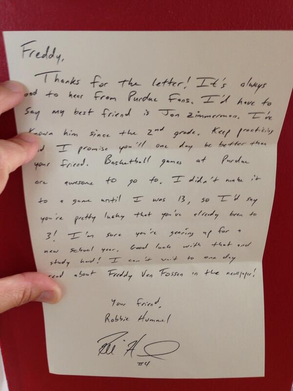 emjvan9's tweet photo. Class Act #RobbieHummel #onehappy8yearoldboy http://t.co/reeuEIm0MU