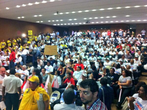 SenadorRogerio's tweet photo. Auditório lotado na @CamaraDeputados #EmDefesaDoSUS #SUS #Integral #Universal #Gratuito #DeQualidade       #Saúde+10 http://t.co/hjgLvbOh7n