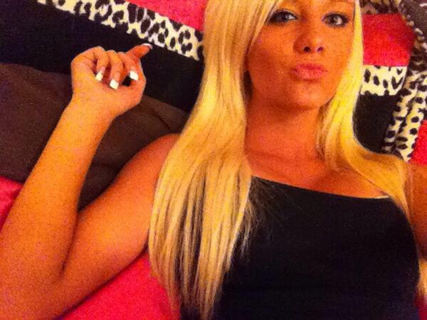 Cvail08's tweet image. 😜😘 #selfie #boreddd