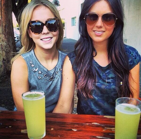 EllenorRoberts's tweet photo. Everyday should be like today!! #longweekend #drinks #friends #summer http://t.co/PjVMOG9JgE