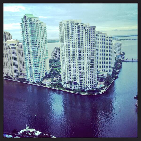MauroIcardi's tweet photo. Ya estamos en Miami // http://t.co/76STa8O31y