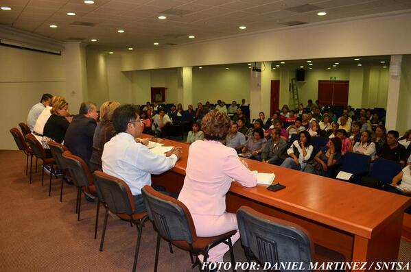 DOMSNTSA's tweet photo. Reunión de Trabajo con compañeros sorteados de vivienda. http://t.co/CSQcoM5sRR