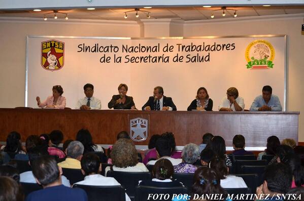 DOMSNTSA's tweet photo. Reunión de Trabajo con compañeros sorteados de vivienda http://t.co/7XSXi7Wi5M