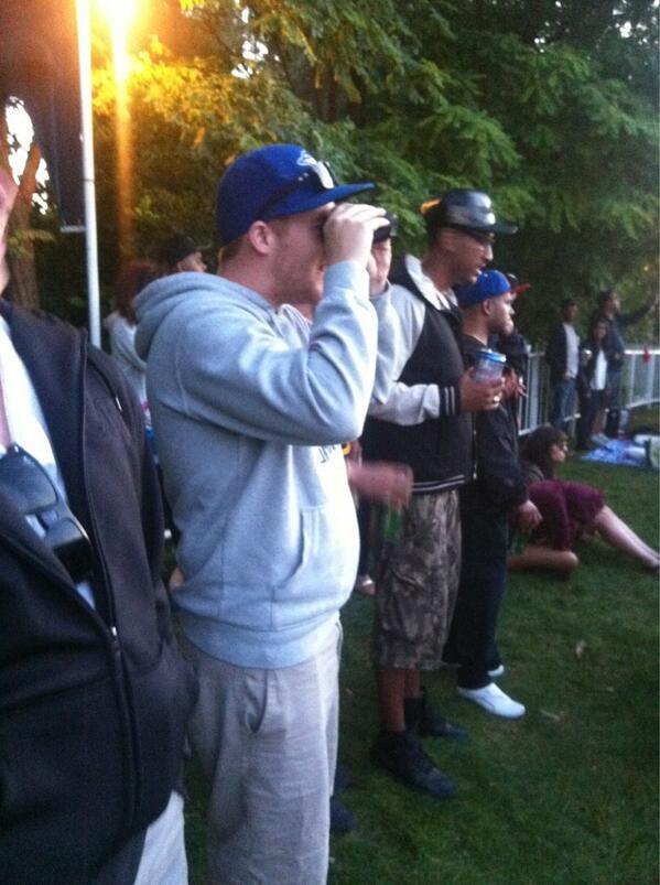 briannebradbur's tweet photo. This buffoon... @canadiankid45 http://t.co/DjWIEhCdzu