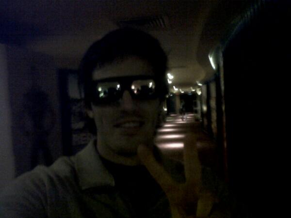 TifonFB's tweet photo. Saliendo de Wolverine 3D #ParaNadaRecomendable http://t.co/9XR3yofXfv