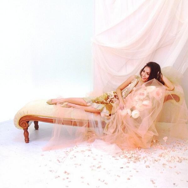 TEAMDevotees's tweet image. "A lady of leisure." - @previewmag's Instagram post! #KathForPreview @bernardokath @min_bernardo