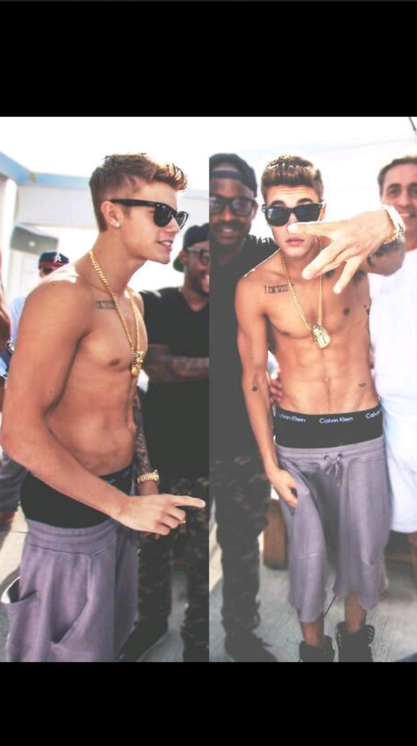 BestOfAbs's tweet photo. Justin Bieber #abs #abdominals #sixpack #hot #boy http://t.co/YwB3V7lskp