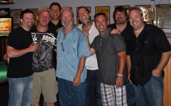 RealJeffJarrett's tweet photo. #OBX2013 ! RT @HermieSadler: Good times OBX with @JEFFHARDYBRAND , @jeffjarretttna, and JB & the Get Down Browns !!! http://t.co/56CazkvbiJ