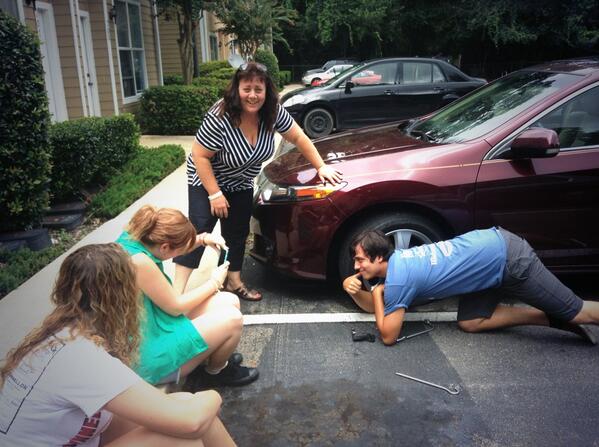 DHS_Jerds's tweet photo. We can make a yearbook and fix a flat ! http://t.co/JDd2Ctmprz