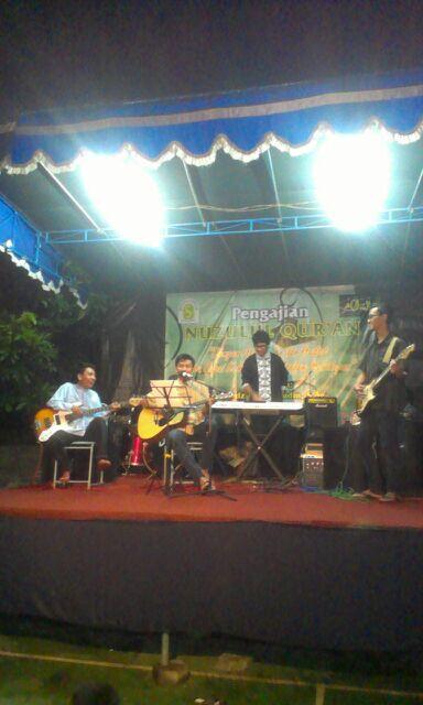 dearamli's tweet photo. Intifada kotagede menemani acara nuzulul que'an masyarakat kampung pekaten kotagede... http://t.co/wXONXr7kS9